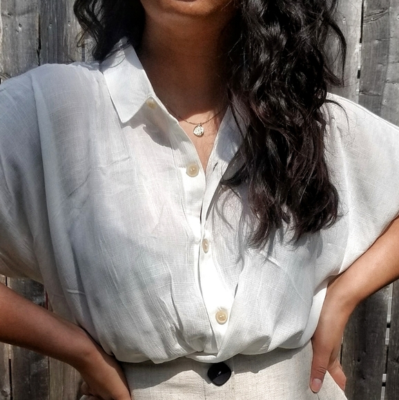 UP IN THE CLOUDS WHITE BUTTON TOP - Picture 16 of 16